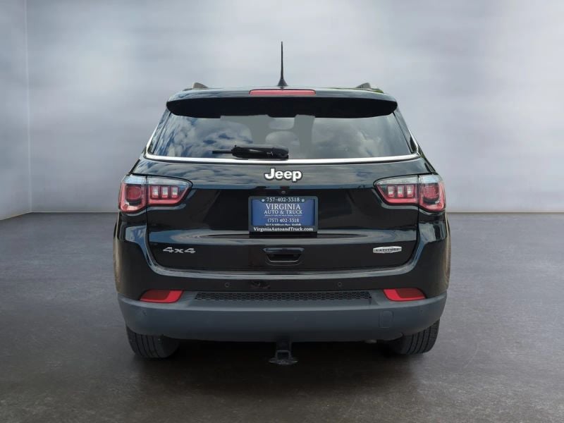 Pre-Owned 2018 Jeep Compass Latitude Sport Utility 4D - photo - 8