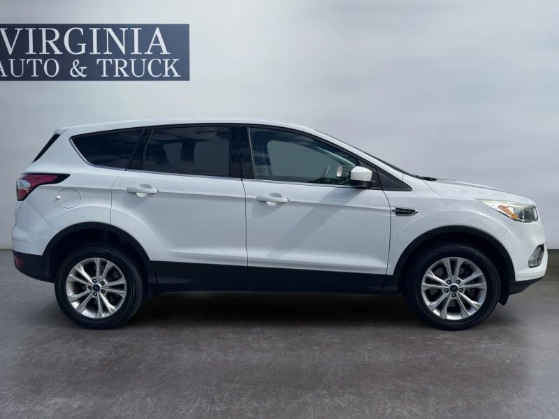 Pre-Owned 2017 Ford Escape SE Sport Utility 4D - photo - 3