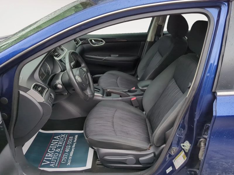 Pre-Owned 2019 Nissan Sentra SV Sedan 4D - photo - 12