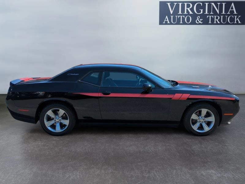 Pre-Owned 2021 Dodge Challenger SXT Coupe 2D - photo - 5