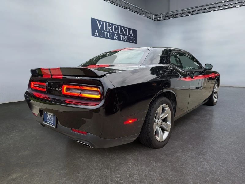 Pre-Owned 2021 Dodge Challenger SXT Coupe 2D - photo - 3