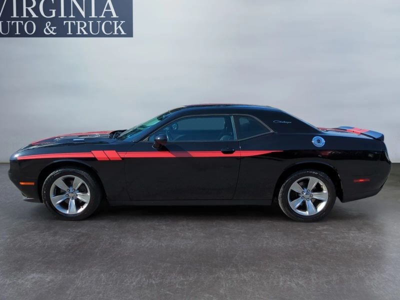 Pre-Owned 2021 Dodge Challenger SXT Coupe 2D - photo - 4