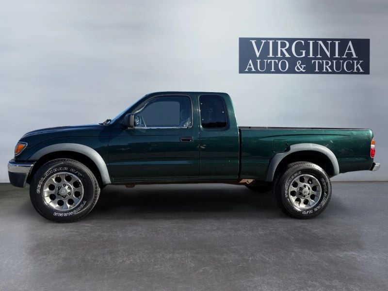 Pre-Owned 2002 Toyota Tacoma XtraCab PreRunner Pickup - photo - 1