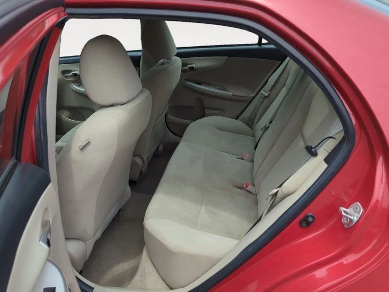 Pre-Owned 2012 Toyota Corolla LE Sedan 4D - photo - 11