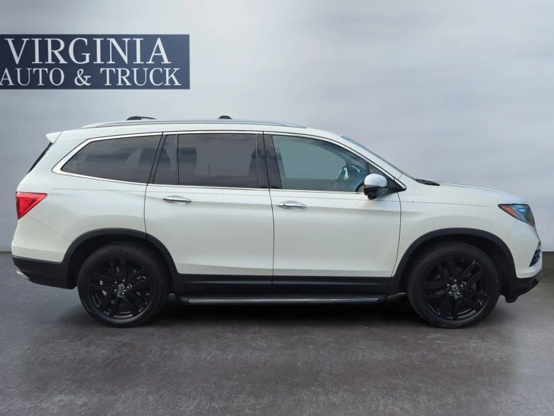 Pre-Owned 2017 Honda Pilot Touring Sport Utility 4D - photo - 6