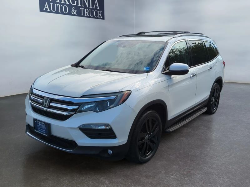 Pre-Owned 2017 Honda Pilot Touring Sport Utility 4D - photo - 0