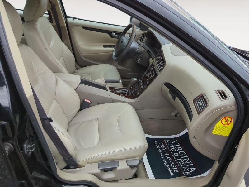 Pre-Owned 2002 Volvo S60 Sedan 4D - photo - 12