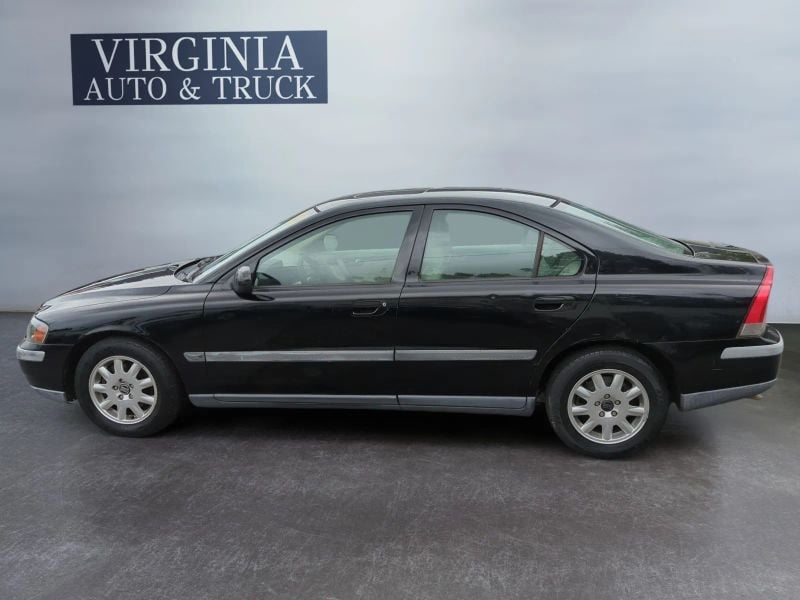Pre-Owned 2002 Volvo S60 Sedan 4D - photo - 1