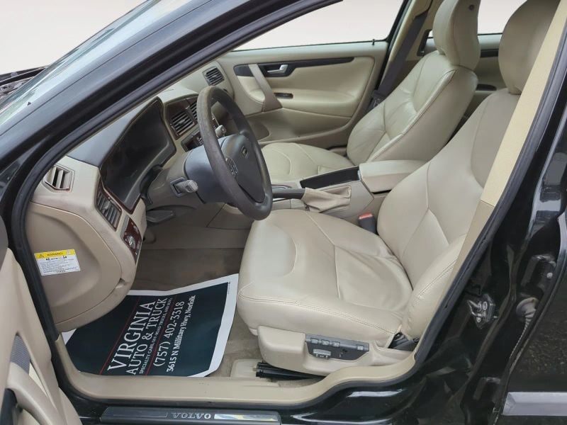Pre-Owned 2002 Volvo S60 Sedan 4D - photo - 10