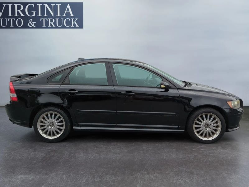 Pre-Owned 2006 Volvo S40 T5 Sedan 4D - photo - 5