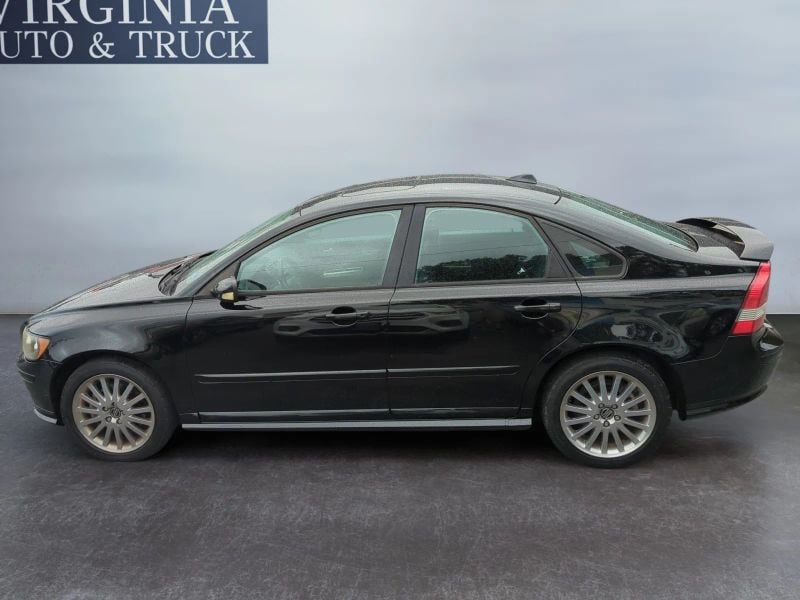 Pre-Owned 2006 Volvo S40 T5 Sedan 4D - photo - 1