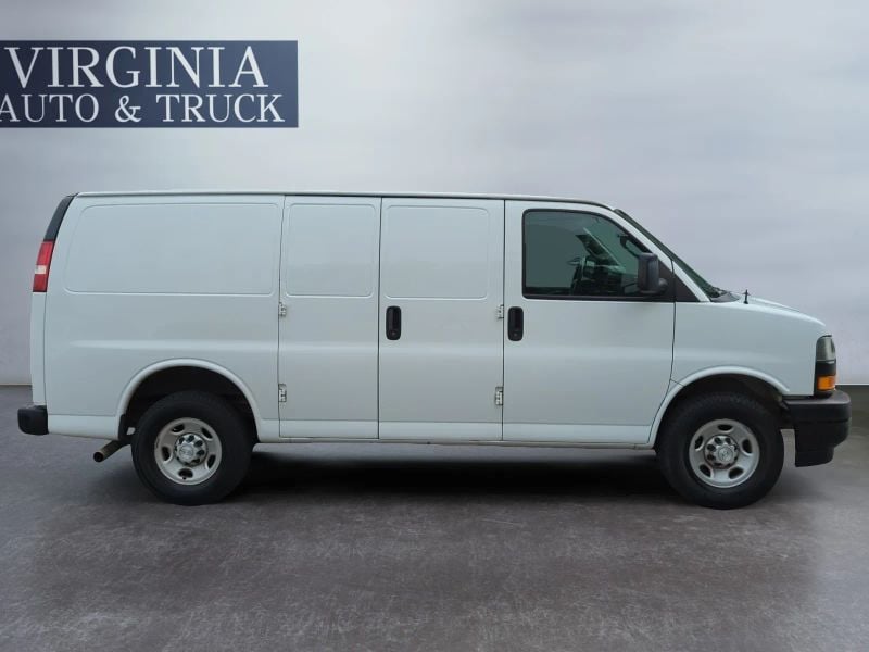 Pre-Owned 2019 Chevrolet Express 2500 Cargo Van 3D - photo - 5